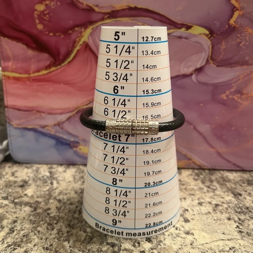 ✨💎UNISEX💎✨ LOUIS VUITTON DIGIT BRACELET WITH DUSTY! STILL IN STORES! - Picture 4 of 6